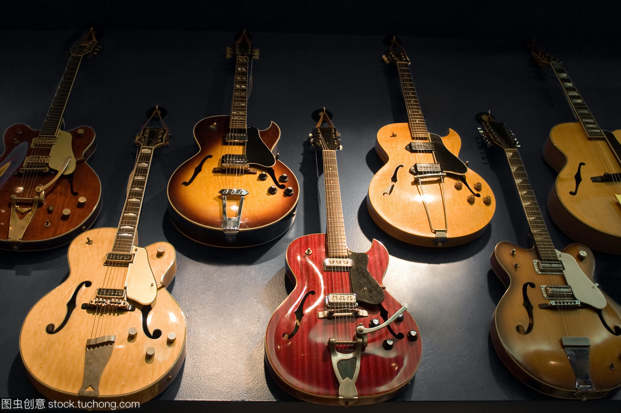 復(fù)古樂器的沉重藍調(diào) 一個頹廢與希望的行業(yè)故事